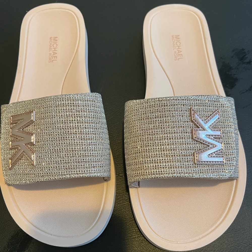 NIB Michael Michael Kors white gold bling slides with logo